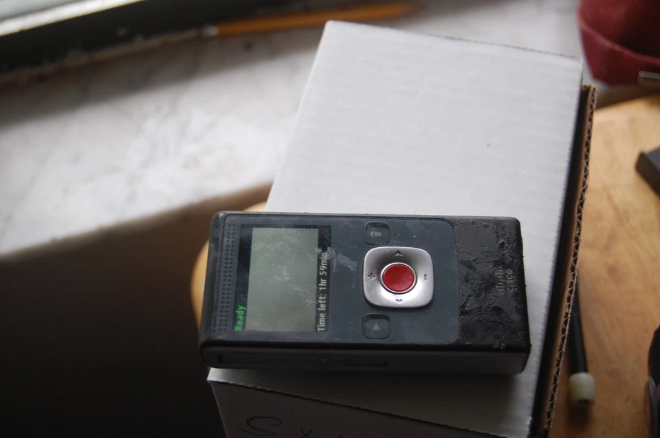 Cisco Flip UltraHD U32120 Camcorder Video Camera 3rd Gen - WORKS - Image 4 of 4