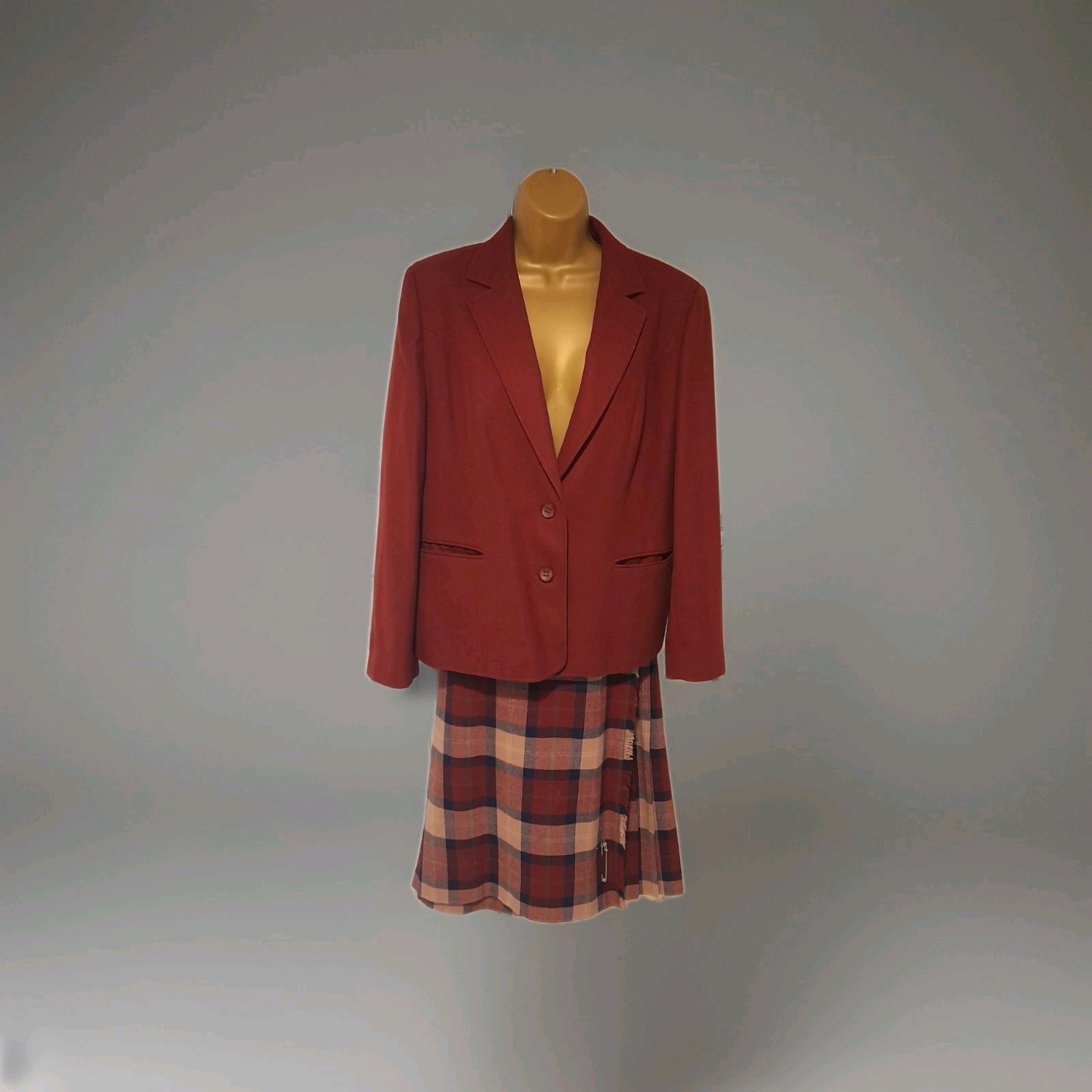 Pitlochry Scotland,Wool Skirt Suit, Tartan Plaid, Vintage, Size Uk 16 ..........