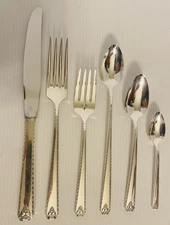 1945 ONEIDA PRESTIGE PLATE BORDEAUX SILVERWARE SET 62 PC- STUNNING! VFC!!