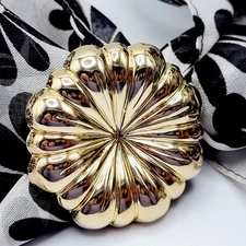 Jeri Lou Gold Tone Floral Like Curved Ridge Gold Tone Vintage Scarf Ring Clip