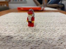 LEGO CLUB Santa Claus Mini Figure Keychain Toys R Us Christmas