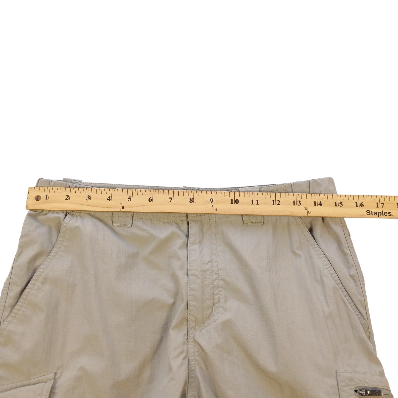 Columbia cargo shorts Men (w30)Beige/button, zip fly, belt loops/6 pockets image 7