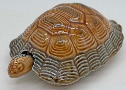 Wade Porcelain 2 Piece Turtle Trinket / Jewelley Container and/or Ornament