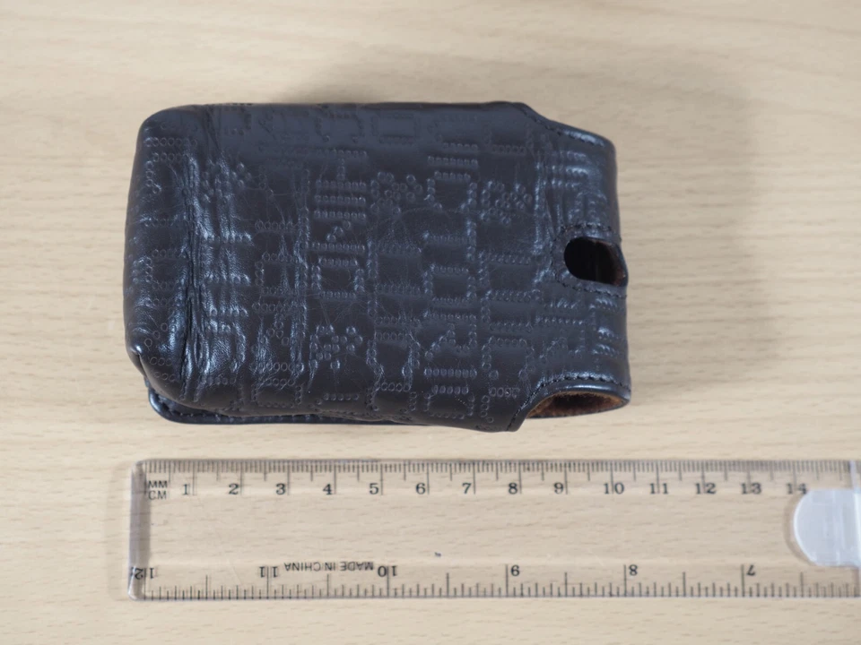 Victorio & Lucchino by Olympus Compact Camera Leather Case for [mju:] Series - Image 3 of 4