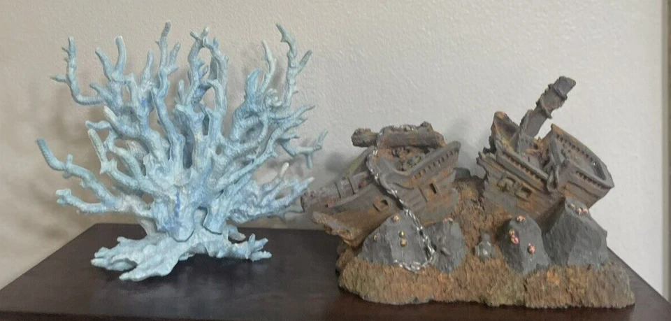 2 шт. аквариумный декор пиратский корабль и искусственный синий коралл аквариум пляжный домик б/у в отличном состоянии - Изображение 3 из 4