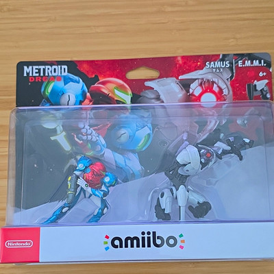 Nintendo amiibo Metroid Dread Samus & E.M.M.I. Character Figure Pack