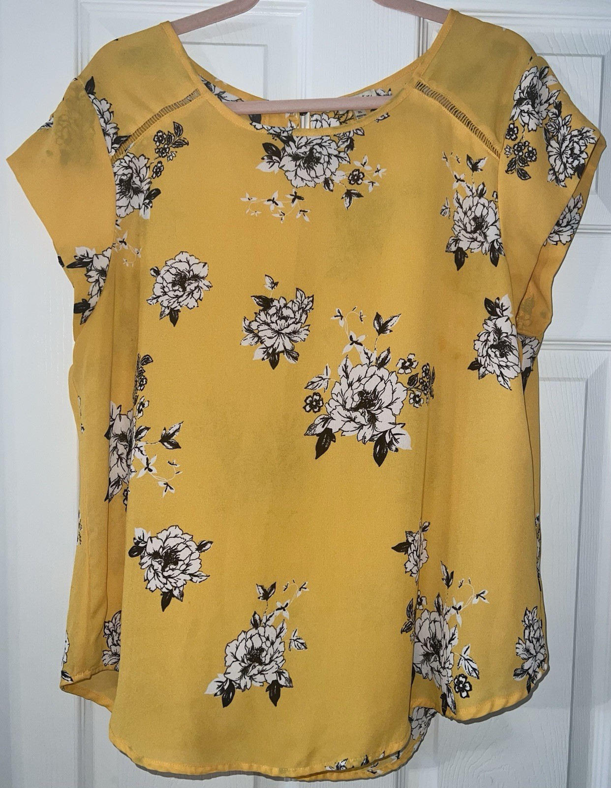 Lily White Women’s Yellow Floral Short Sleeve Top Size XL Fits Like L/XL