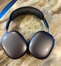 Apple AirPods Max Black Bluetooth Wireless Over-Ear Headphones, and Smart Case.