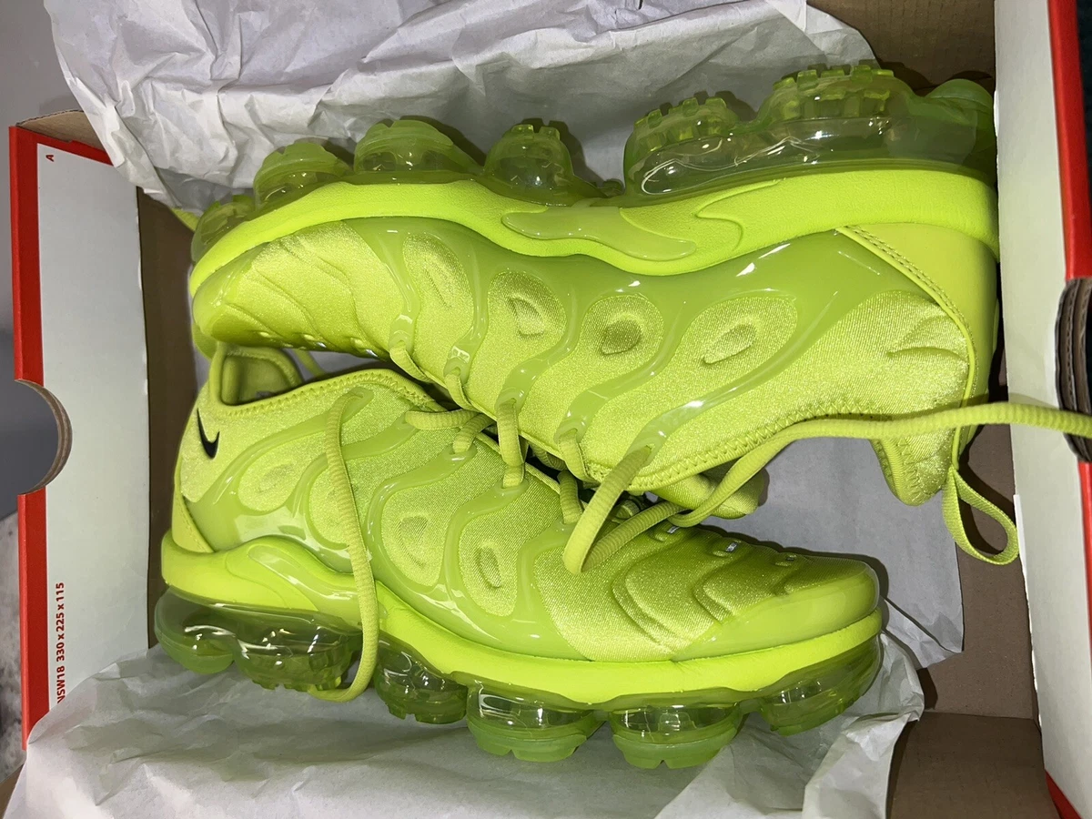 Nike Air VaporMax Plus Running Sneakers Atomic Green men s Size 10 NEW in BOX