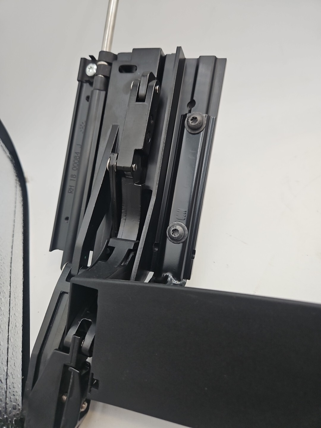 BENTLEY- REAR SPOILER CONTROL MECHANISM (3-W8827611)