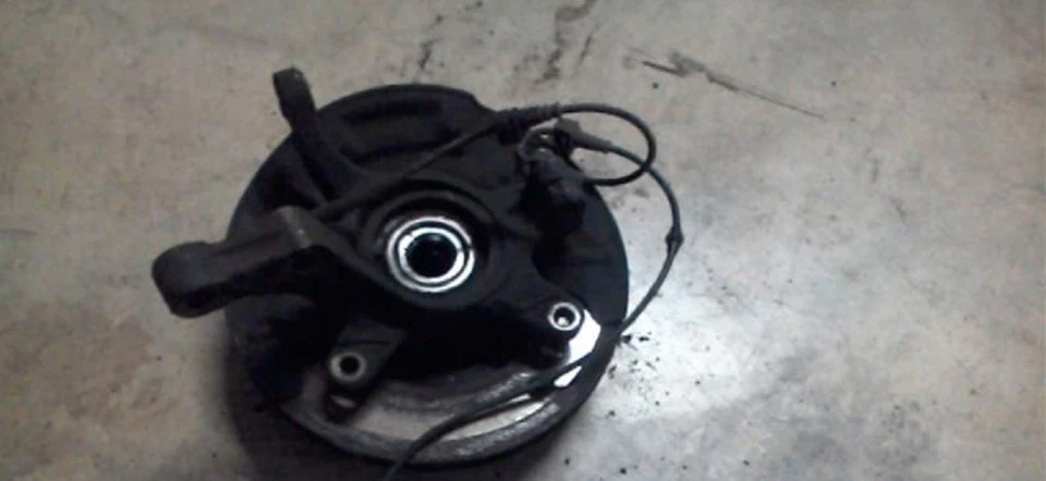 Оригинальный правый передний шпиндельный кулак для Suzuki SX4 2007-2013 годов выпуска - Изображение 2 из 4