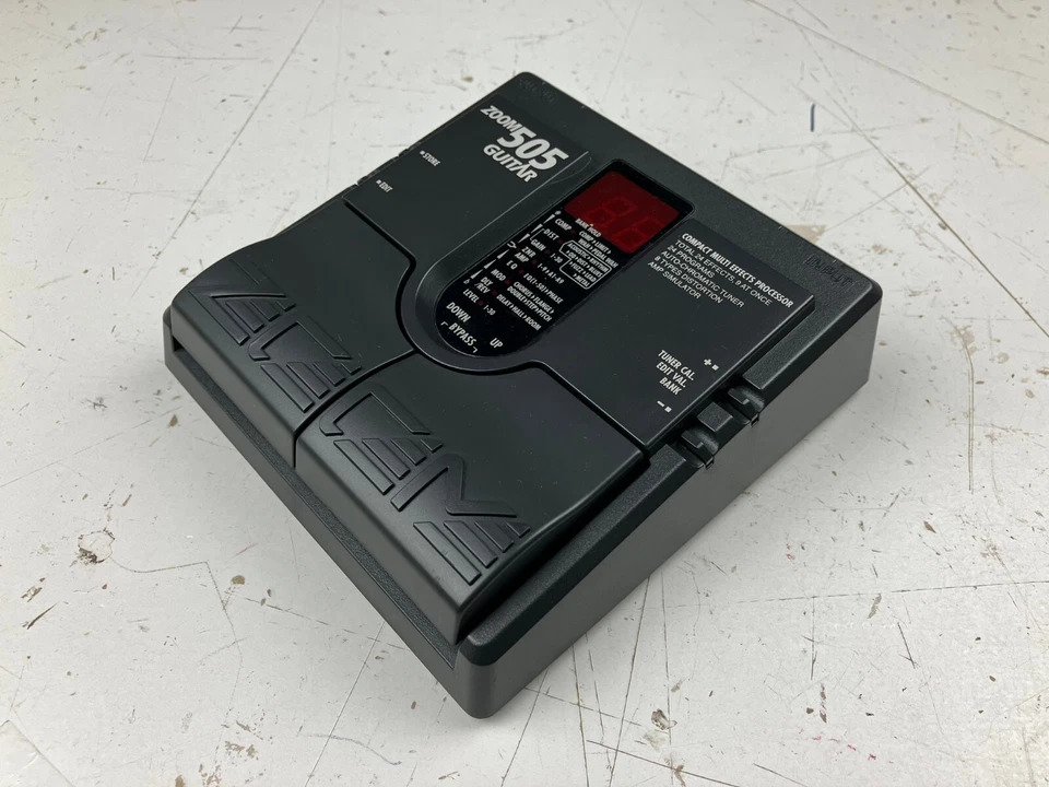 USED Zoom 505 multi-effects processor w. box - image 4 of 4