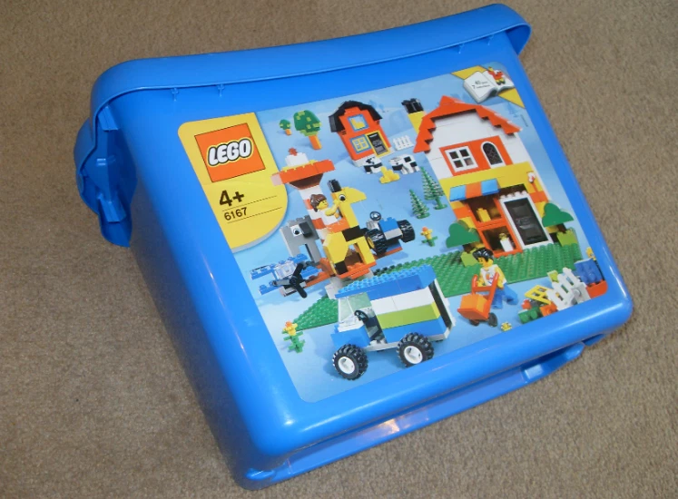 LEGO 6167 Deluxe Brick Box, photo 2 of 5