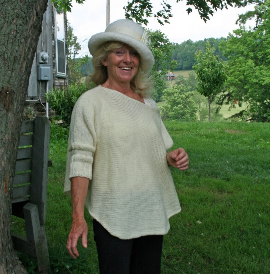 Swoncho Knitting Pattern Book ISBN: 978-1-5323-1544-2. Contemporary style.   - Image 2 of 4