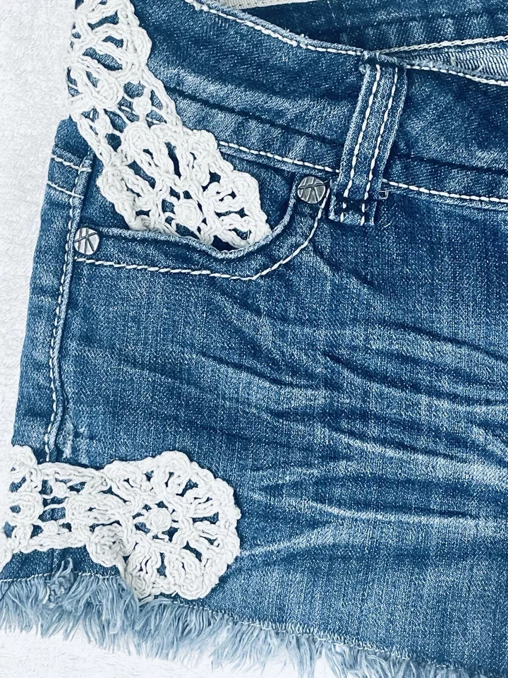 Hot Kiss Shorts Size 5 Blue Denim Cutoffs Y2K Low Rise Crochet Lace Cottagecore - Image 3 of 4