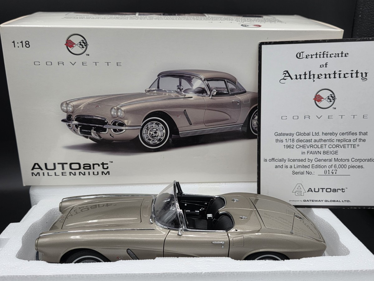 Autoart Millennium 1962 Chevrolet Corvette 1:18 Diecast Car 71101