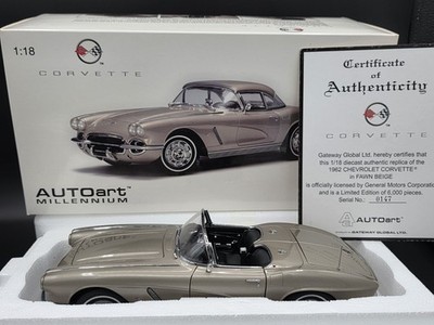 コルベット1/18　AUTOart MILLENNIUM Autoart Millennium 1962 Chevrolet Corvette 1:18 Diecast Car 71101