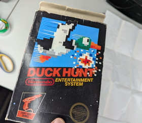 Duck Hunt - (NES, 1985) *CIB w/ Hang Tab* Black Box* 5 Screw Circle Seal Vintage