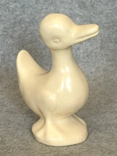 Metlox Pottery? 'Miniatures' duck figurine 4" EX!  Satin White glaze