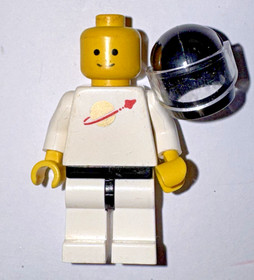 VTG 7 Lego Classic Space Blacktron Futuron Ice Planet Minifigures + Accs 32 Pcs