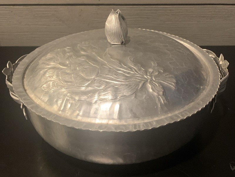 Serving Dish With Lid~8”~Vintage~Hammered Aluminum~Embossed~Tulip Floral Design