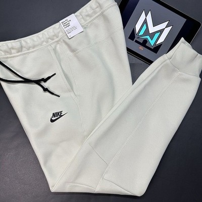 Nike NSW Tech Fleece Joggers Pants Sea Glass FB8002-020 Men s Large NWOT