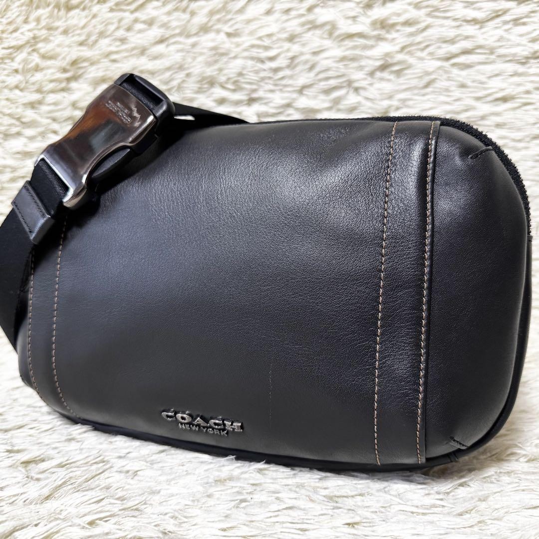 Authentic Coach Black Leather Shoulder Bag G07121666