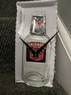Smirnoff Ice Vodka Wanduhr Display Schild Flaschenverschluss Bar Männerhöhle Pub Bar