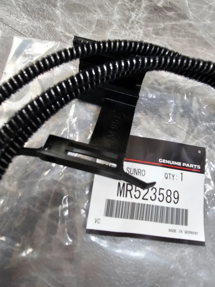 Genuine Mitsubishi OEM MONTERO Cable, Sunroof Drive Motor, LH MR523589 Foto 4 de 4