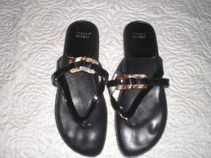 stuart weitzman thong sandals