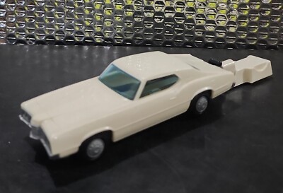 GO CARS  PROCTER GAMBLE WHITE FORD THUNDERBIRD  W/Launcher