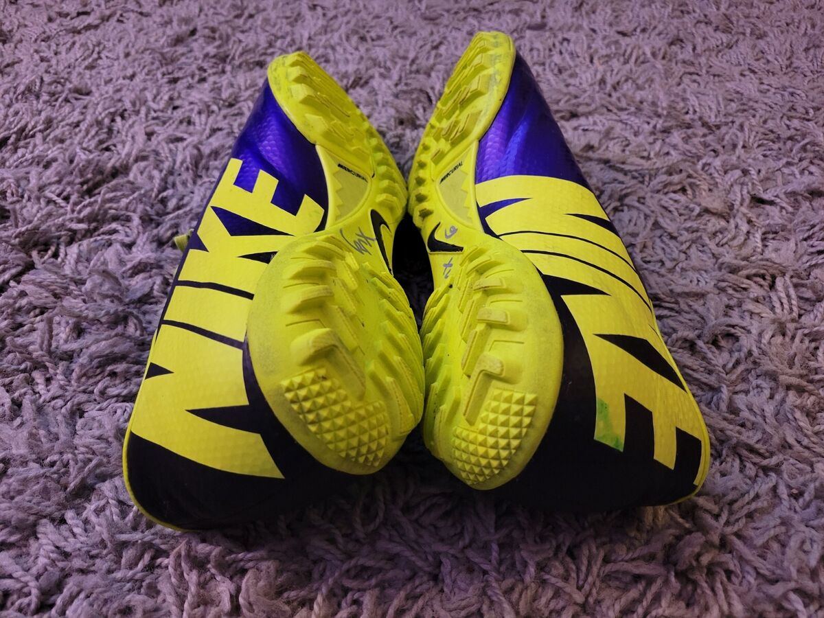 Nike Mercurial Victory IV Indoor Soccer Shoes Cleats Nike Mercurial Victory IV Indoor Soccer Shoes Cleats