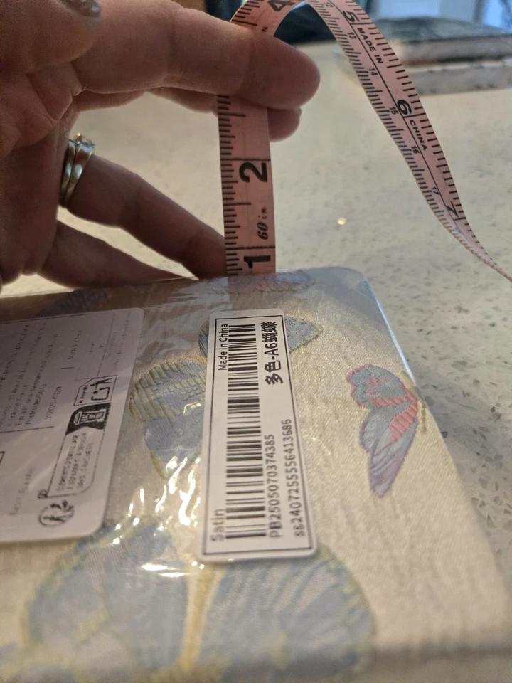 New Silk covered note book 4x6 inches. White with Blue & Purple Butterflies - Image 4 of 4