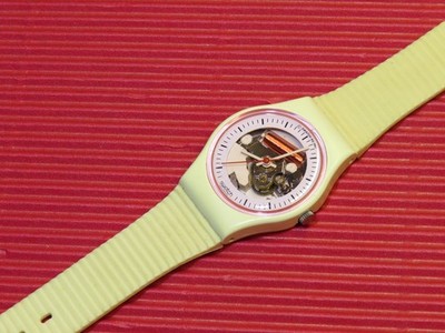 REFURBISHED / neuwertige Swatch Lady (25mm KLEINE...) - WHITE LADY - LW119