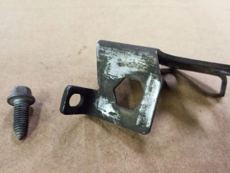 Suporte de mangueira de freio dianteiro direito compatível com 15 16 17 Ford Expedition - Imagem 4 de 4