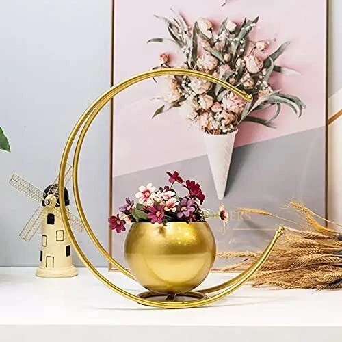 Handicrafts Metal Geometric Designer Vase (Gold)