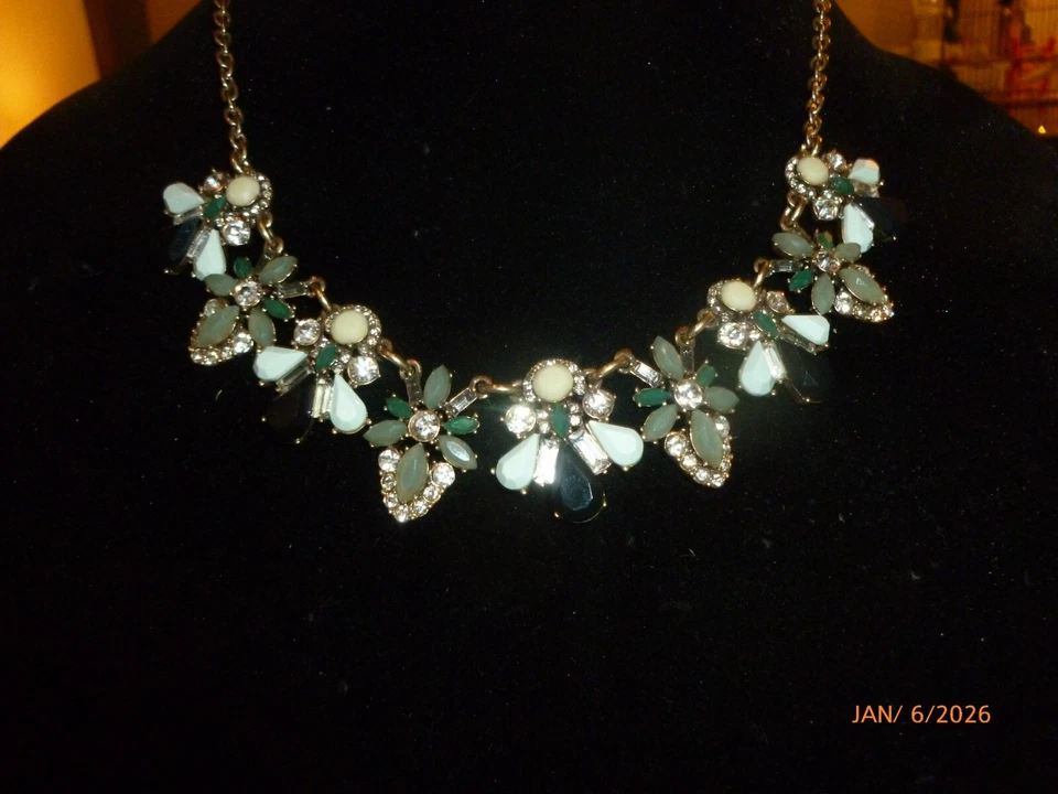 Collar llamativo Banana Republic verde azul estrás cadena vintage de 16" Foto 2 de 4