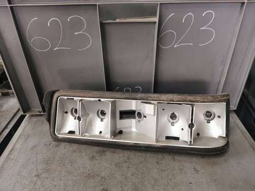 BMW 3er E21 Lampenträger Rücklicht Rückleuchte Reflektor hinten rechts 1367506