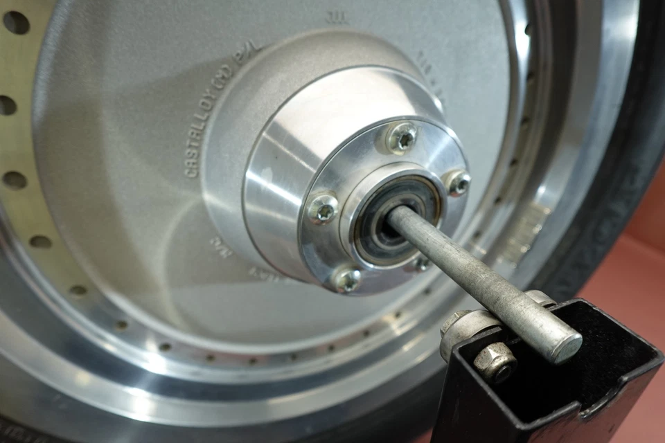 2001 - 2006 Harley Davidson Softail Heritage Fat Boy Front DUNLOP 轮胎轮辋 — 第 4/4 张图片