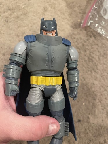 DC Multiverse The Dark Knight Returns Armored Batman Figure - Picture 13 of 15