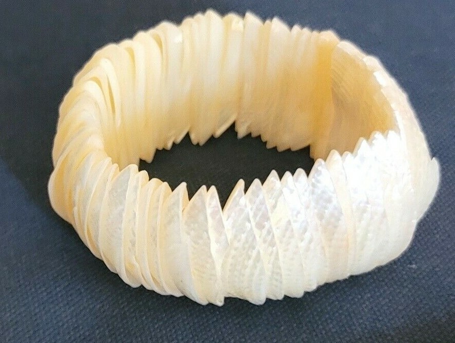 Cool 3pc Shell Styled Stretch Bracelets + Extra - image 8
