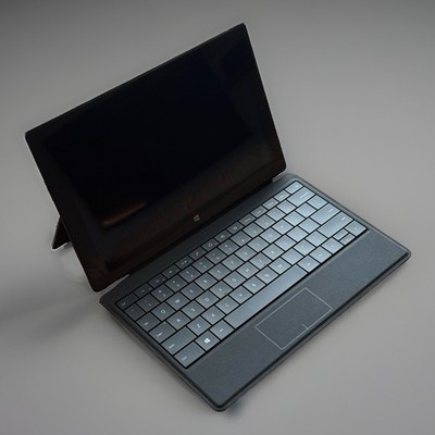 Microsoft Surface Pro 2 Model 1601 10.6'' 4GB RAM 128GB Black Windows 8 Pro