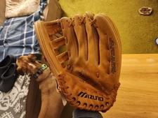 Mizuno baseball/softball glove