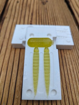 Keitech Custom Leech Fishing Mold DIY Mould Lure Bait Soft 2.0inch 50mm 3.53