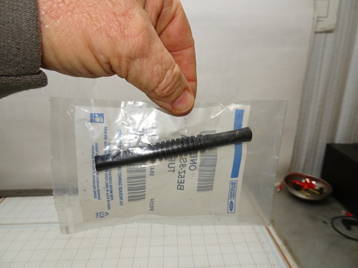 ふうページ Ford BE5Z-9S303-A Drain Tube OEM NOS | eBay