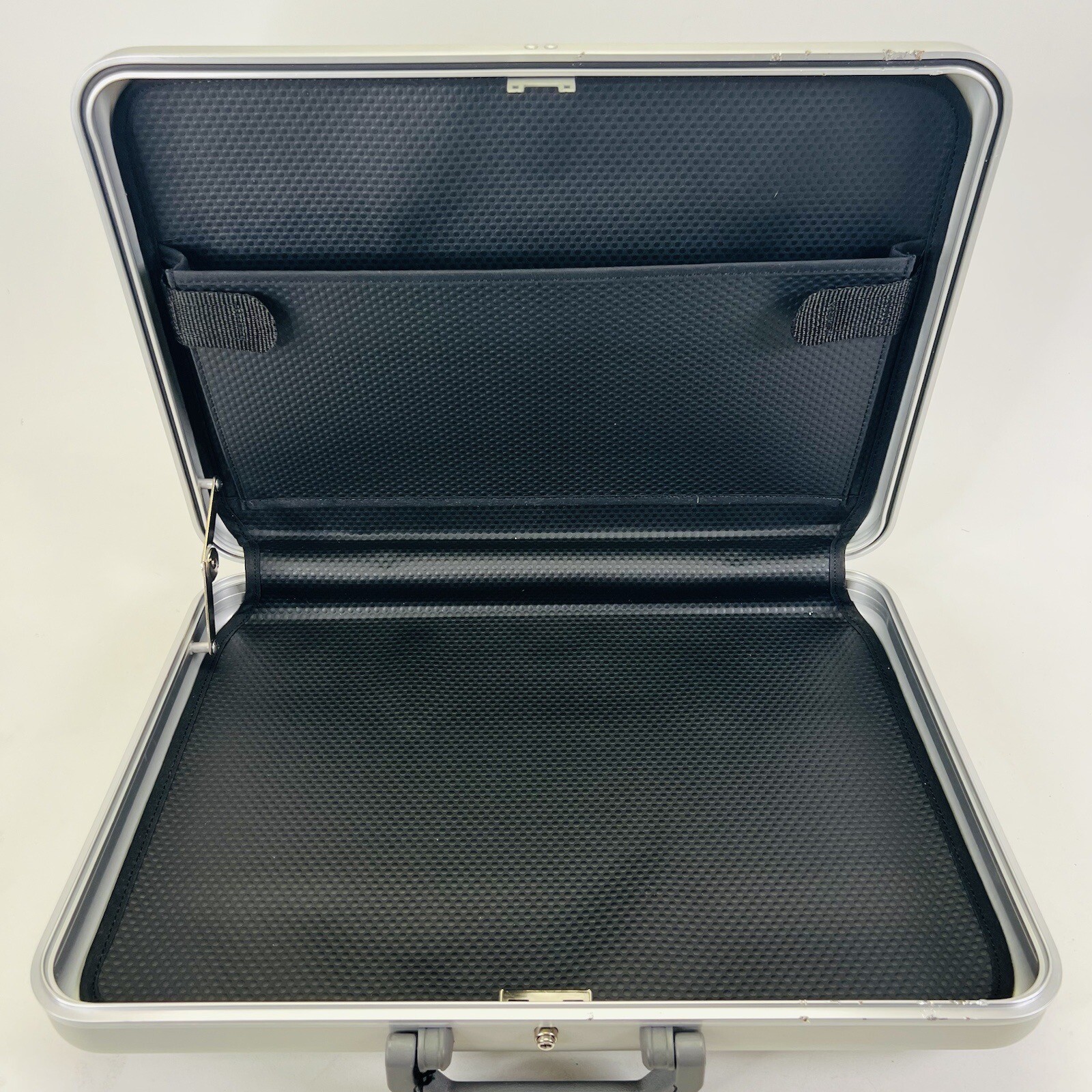 Zero Halliburton Z2 Aluminum Briefcase NO KEY eBay