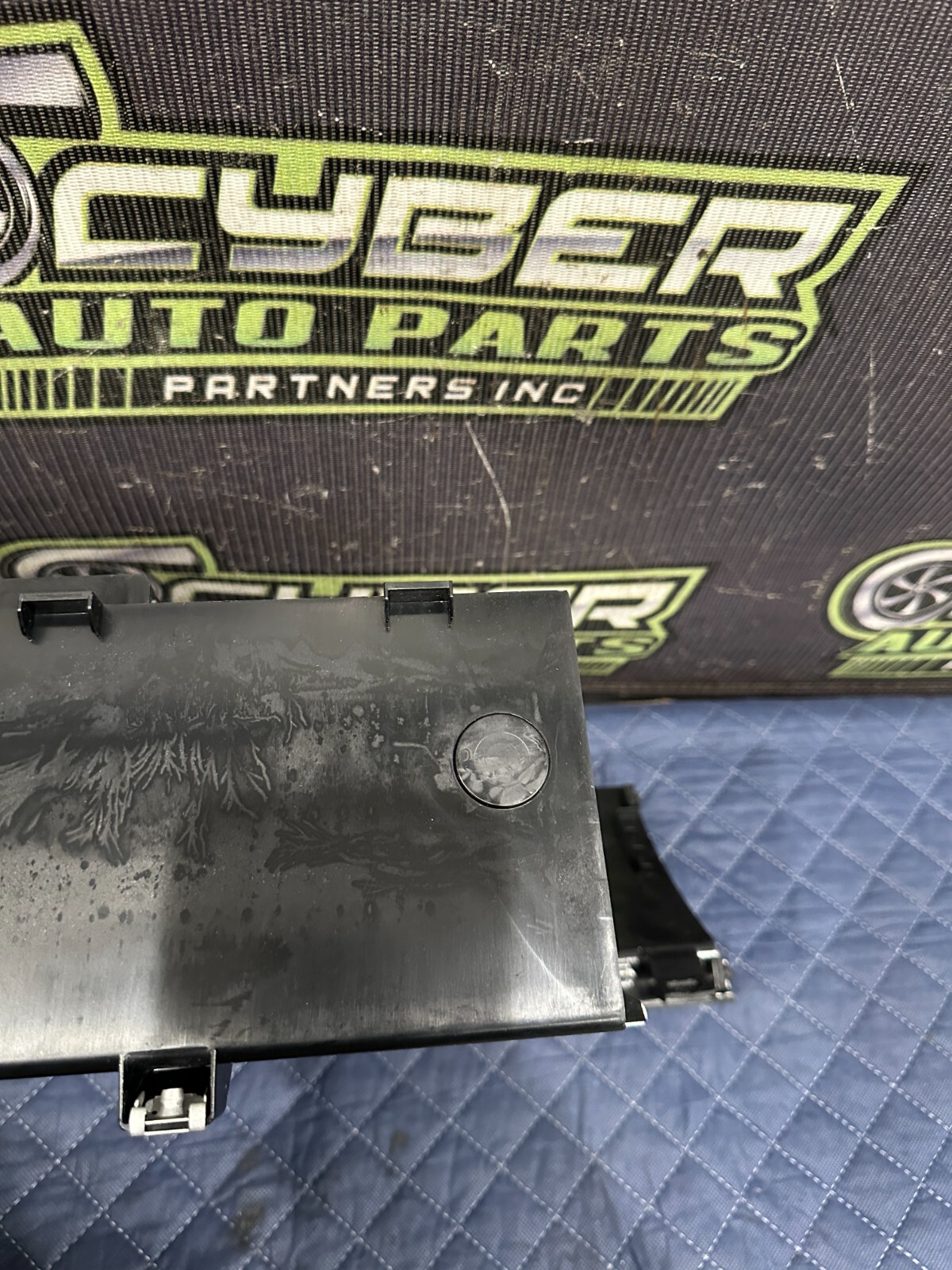 Audi R8 2014 Glove box