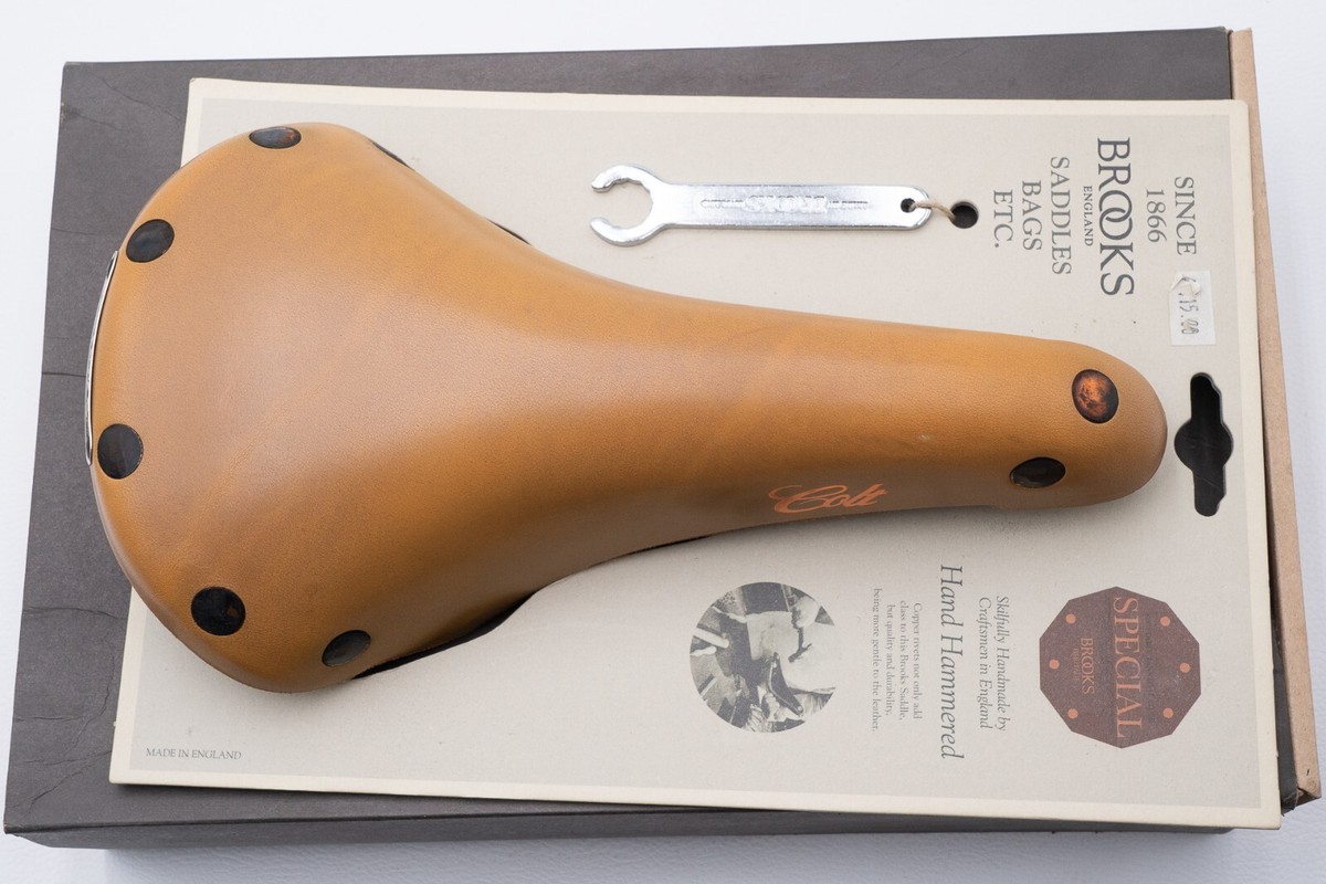 NOS BROOKS COLT MUSTARD ENAMEL VINTAGE SADDLE SEAT RACING ROAD