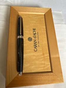 Caran d'Ache Lalique Crystal Limited Edition 999 FP, 18K M Nib-Mint