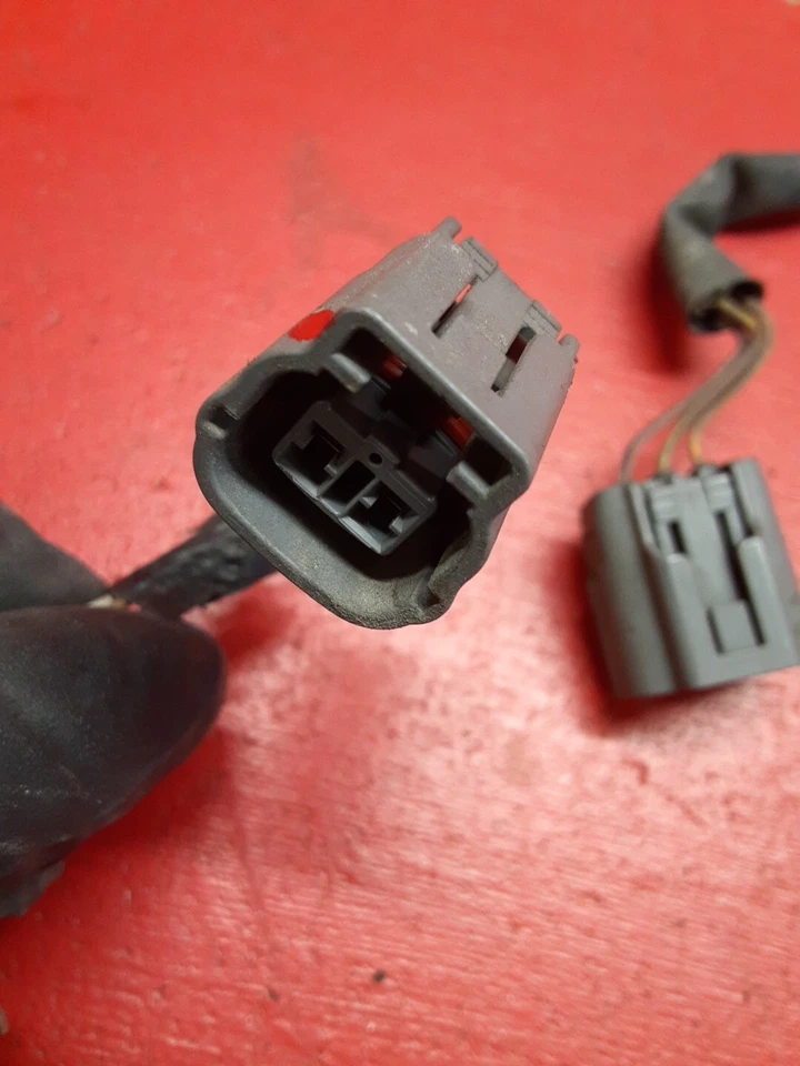 Mazda Protege 626 1998-2002 carrocería del acelerador 2,0 L coletas FSD7-13-650A Foto 4 de 4